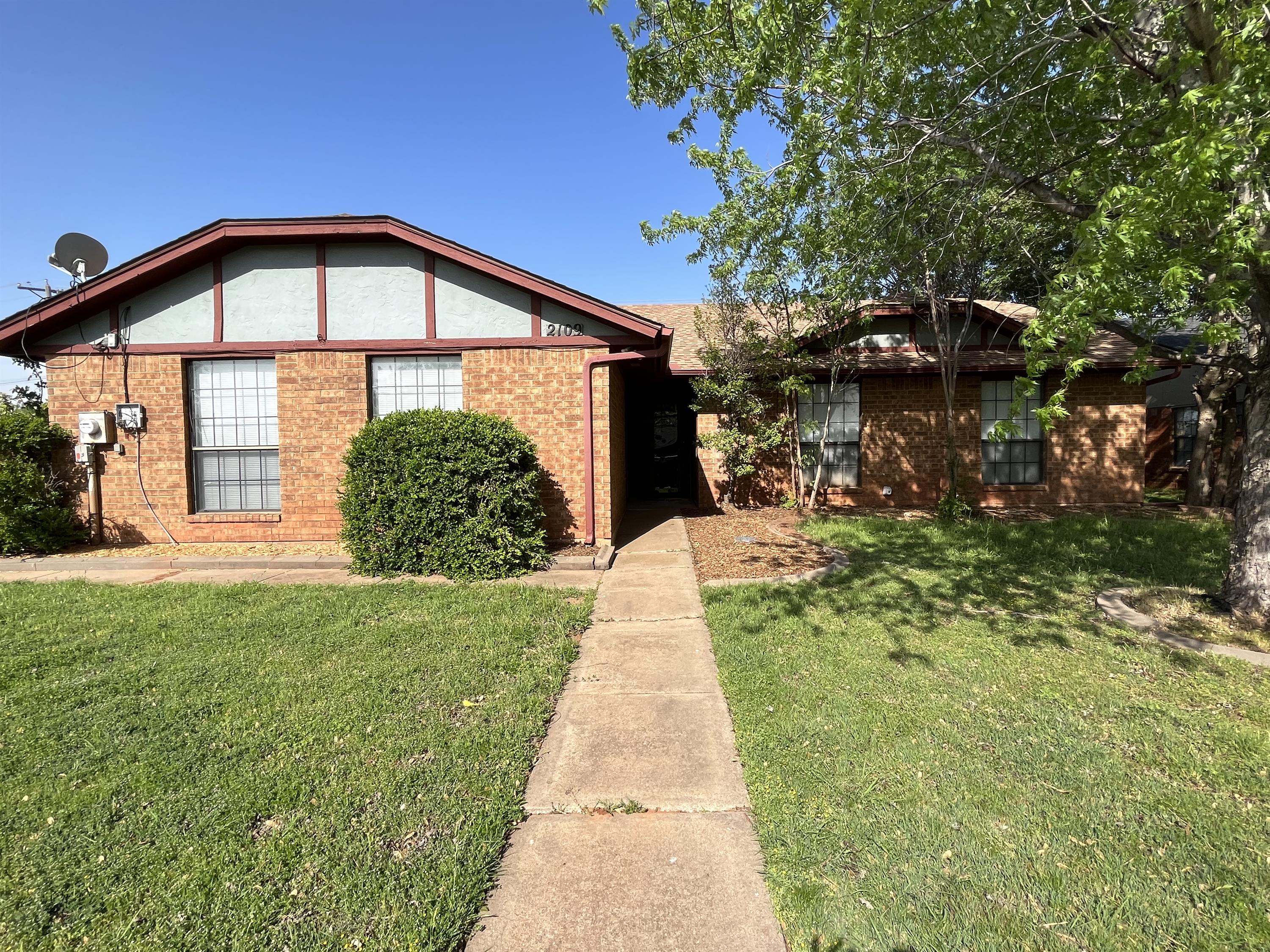2109 Tracys Terrace