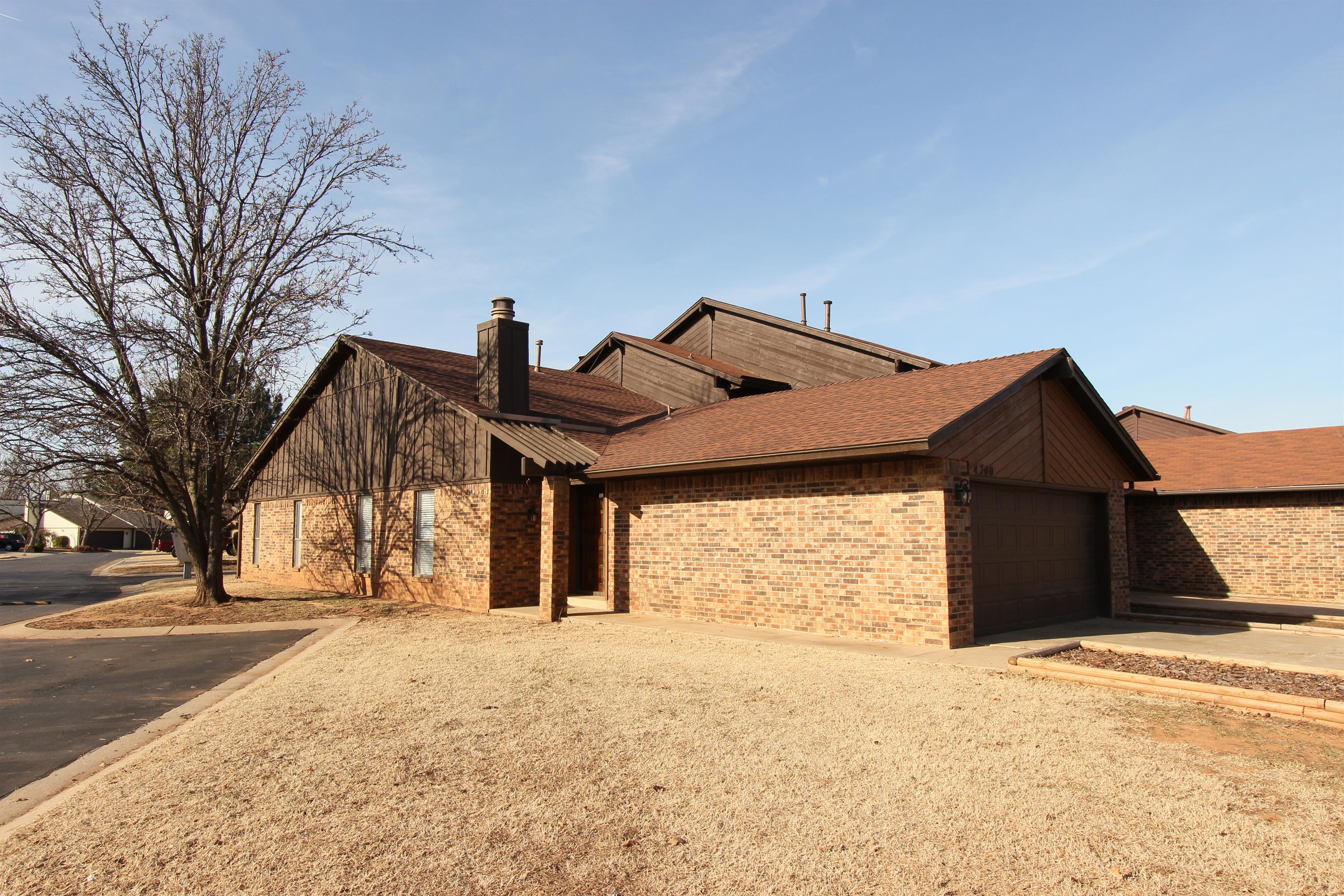 4700 Hemlock Ln - 1