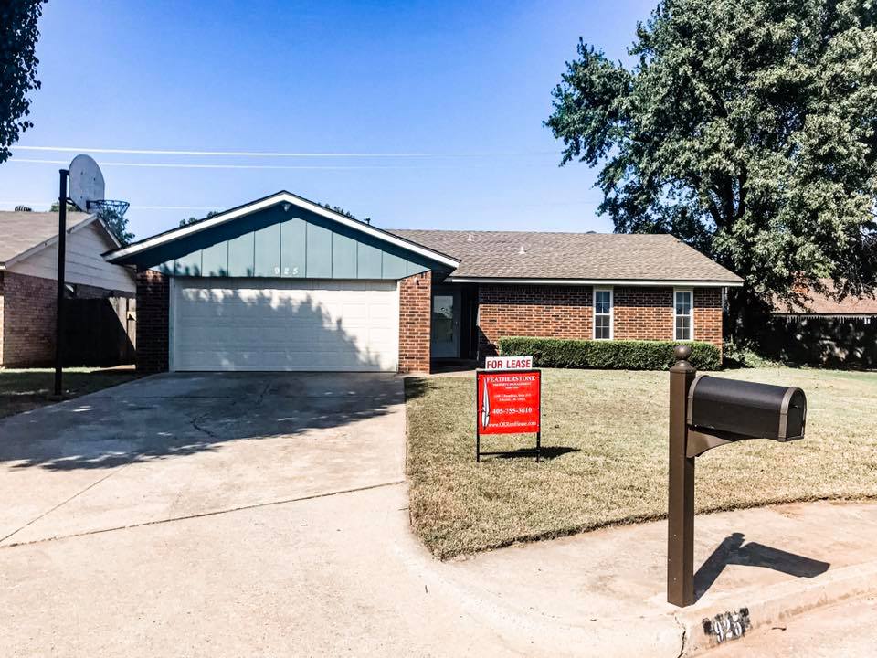925 Saint James Court - 1